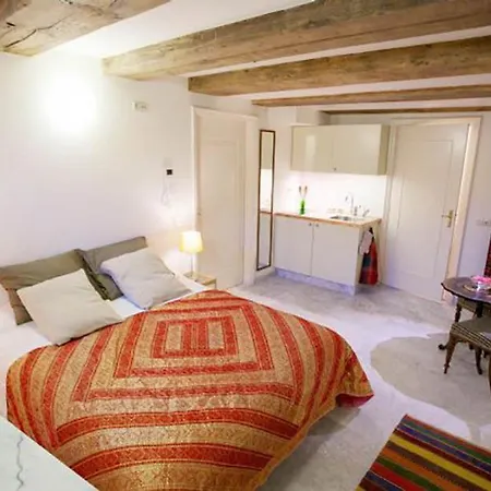 Casita Sumita 2* Amsterdam